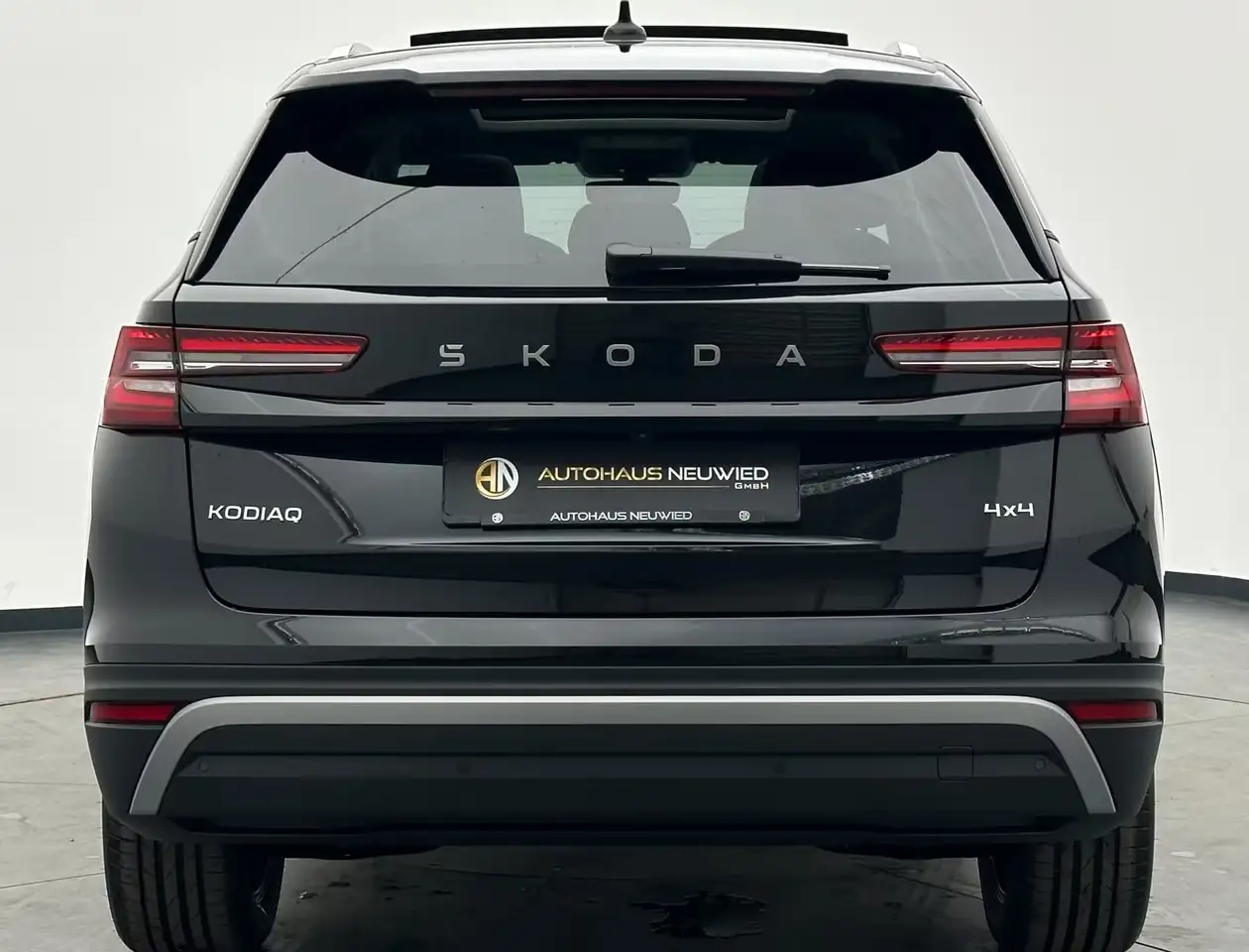 Skoda Kodiaq Kodiaq 1.5 TSI DSG +NAV+MATRIX+CAM+AHK+SHZ — Vehicle gallery 12