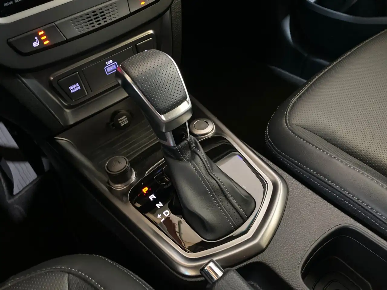 SsangYong Tivoli Grand 1,5P Blackline*6AT+AHK+LED+LEDER — Galerie du véhicule 26