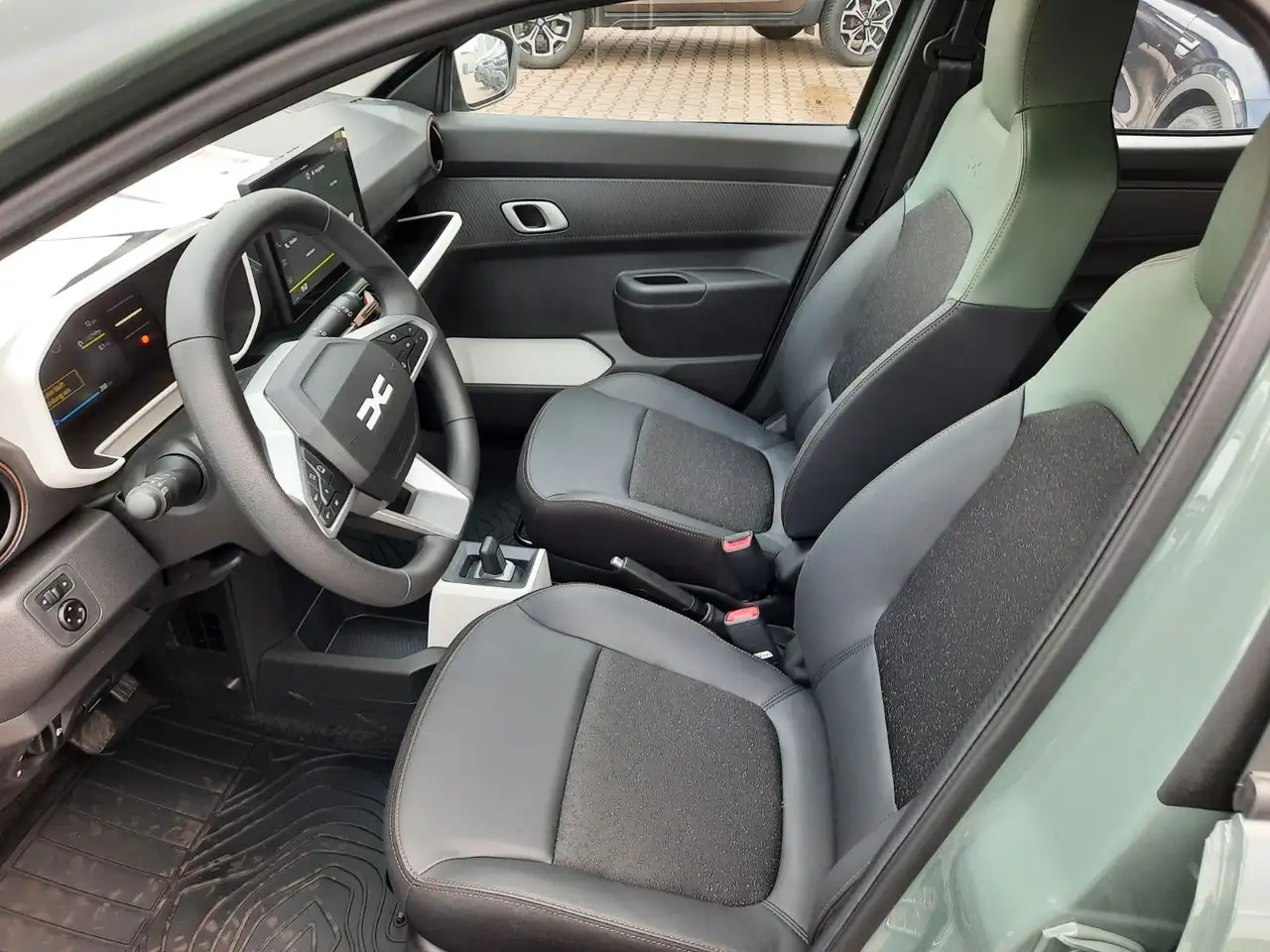Dacia Spring Electric Extreme 65 Navi CCS PDC v Kamera — Galería del vehículo 8