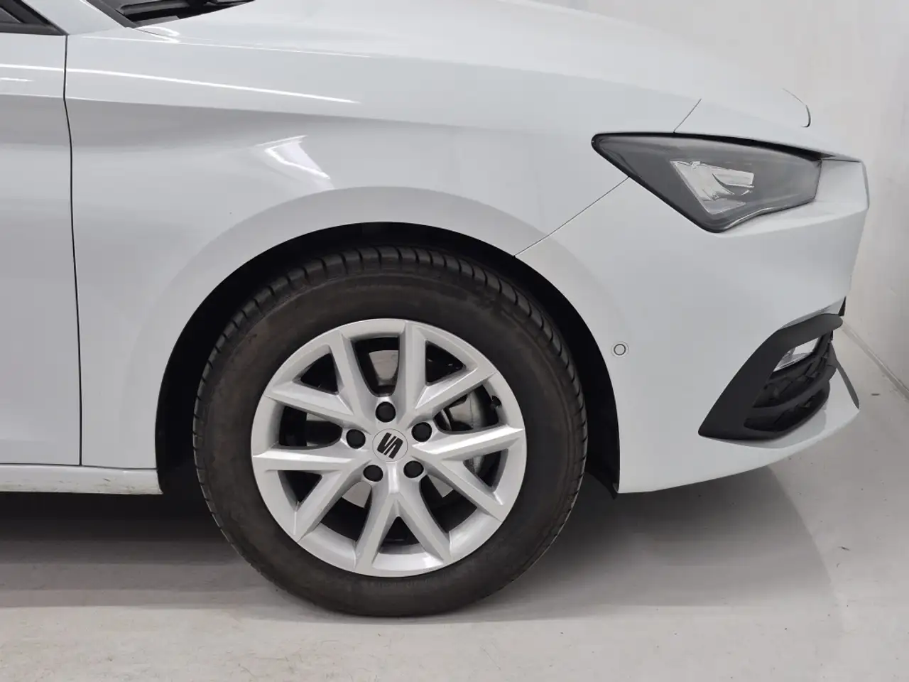 SEAT Leon 1.0 TSI S&S Style 25º Aniversario 110 — Galerie du véhicule 23