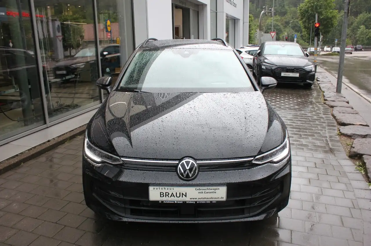 Volkswagen Golf VIII Variant Life 1.5 eTSI DSG Navi,LED,PDC — Galerie du véhicule 3