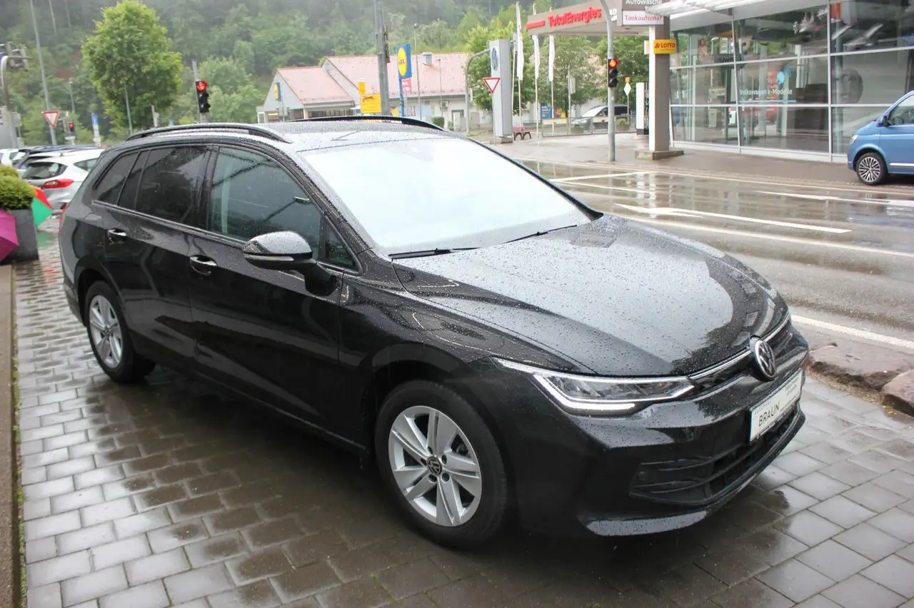 Volkswagen Golf VIII Variant Life 1.5 eTSI DSG Navi,LED,PDC — Galerie du véhicule 2