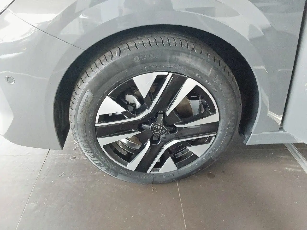 Peugeot 208 Allure, 360° Kamera, SHZ — Galería del vehículo 11