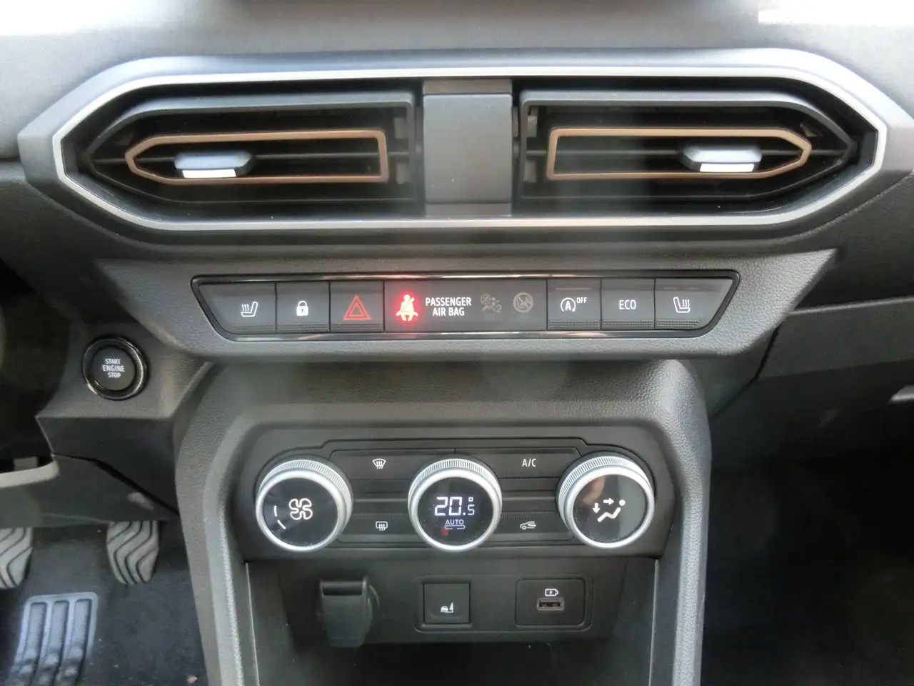 Dacia Jogger 1.0 Extreme+LPG/Benzin/Navi,SHZ,Tel,Klima,PDC,RKam — Galería del vehículo 9