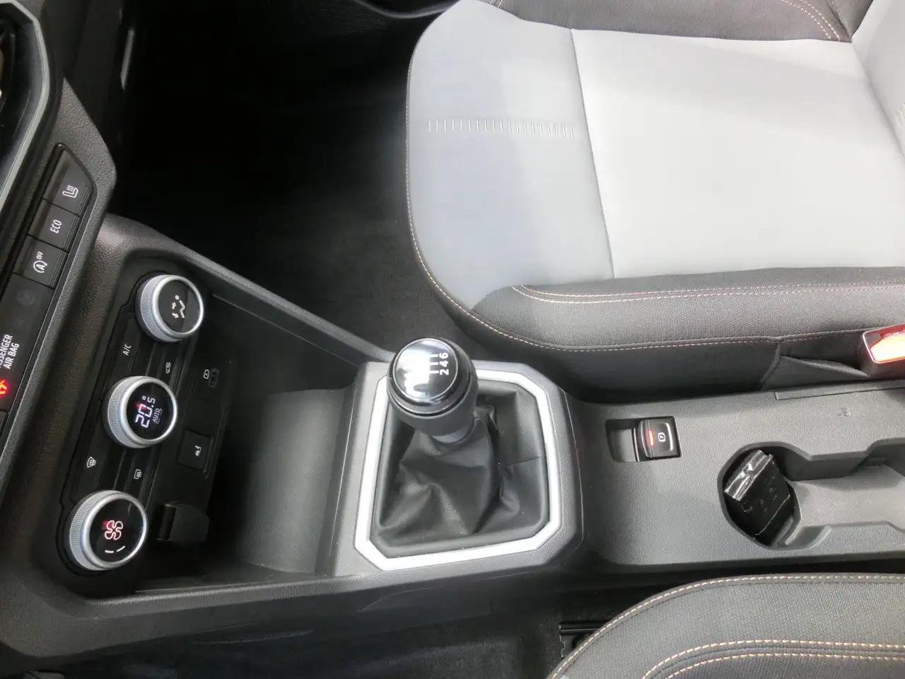 Dacia Jogger 1.0 Extreme+LPG/Benzin/Navi,SHZ,Tel,Klima,PDC,RKam — Galería del vehículo 10
