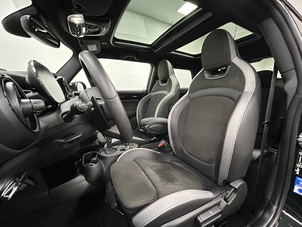 MINI John Cooper Works JCW Trim Pano. Head-Up Harman/Kardon DAB LED Komfo — معرض صور السيارة 16