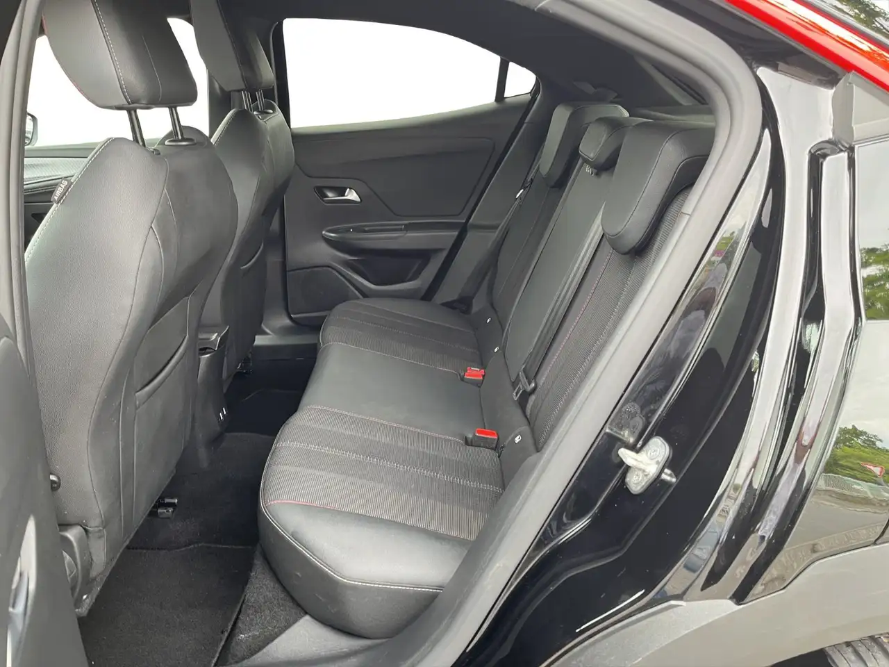 Opel Mokka GS Line PT 130 EAT 8 Carplay+SHZ+LHZ+RFK+LM — معرض صور السيارة 11
