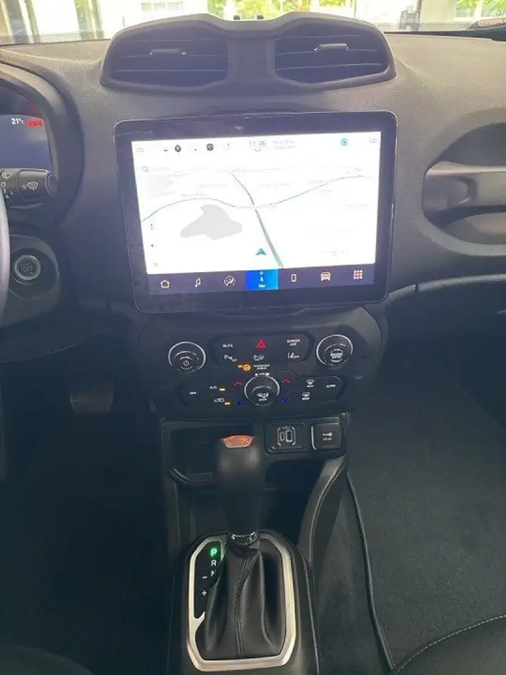Jeep Renegade 1.5 130PS Altitude Technologie & Winter — Galerie du véhicule 19