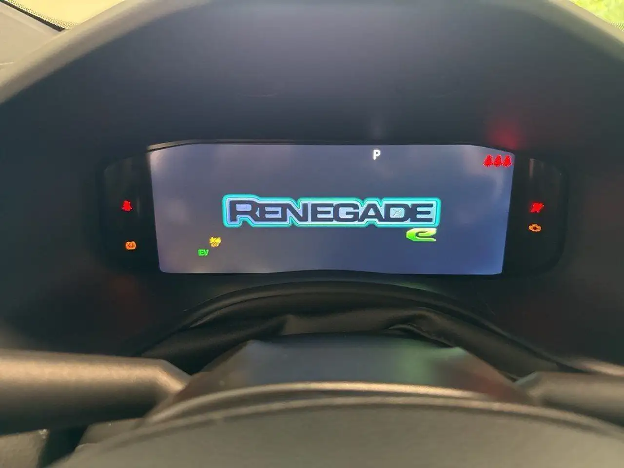 Jeep Renegade 1.5 130PS Altitude Technologie & Winter — Galerie du véhicule 14