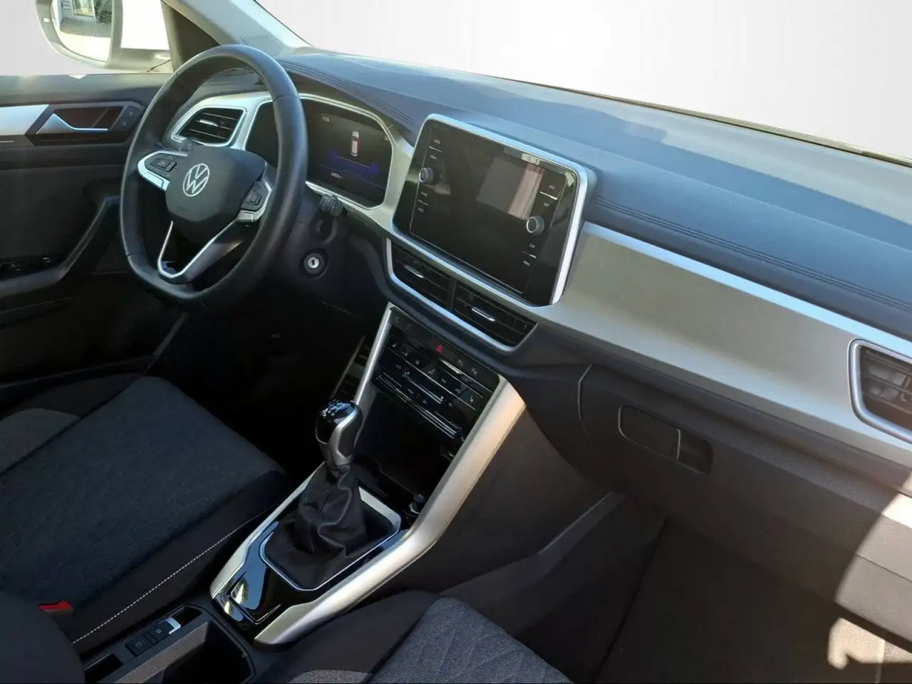 Volkswagen T-Roc 1.0 TSI MOVE LED+ACC+APP+SHZ Bluetooth Klima — Galerie du véhicule 11