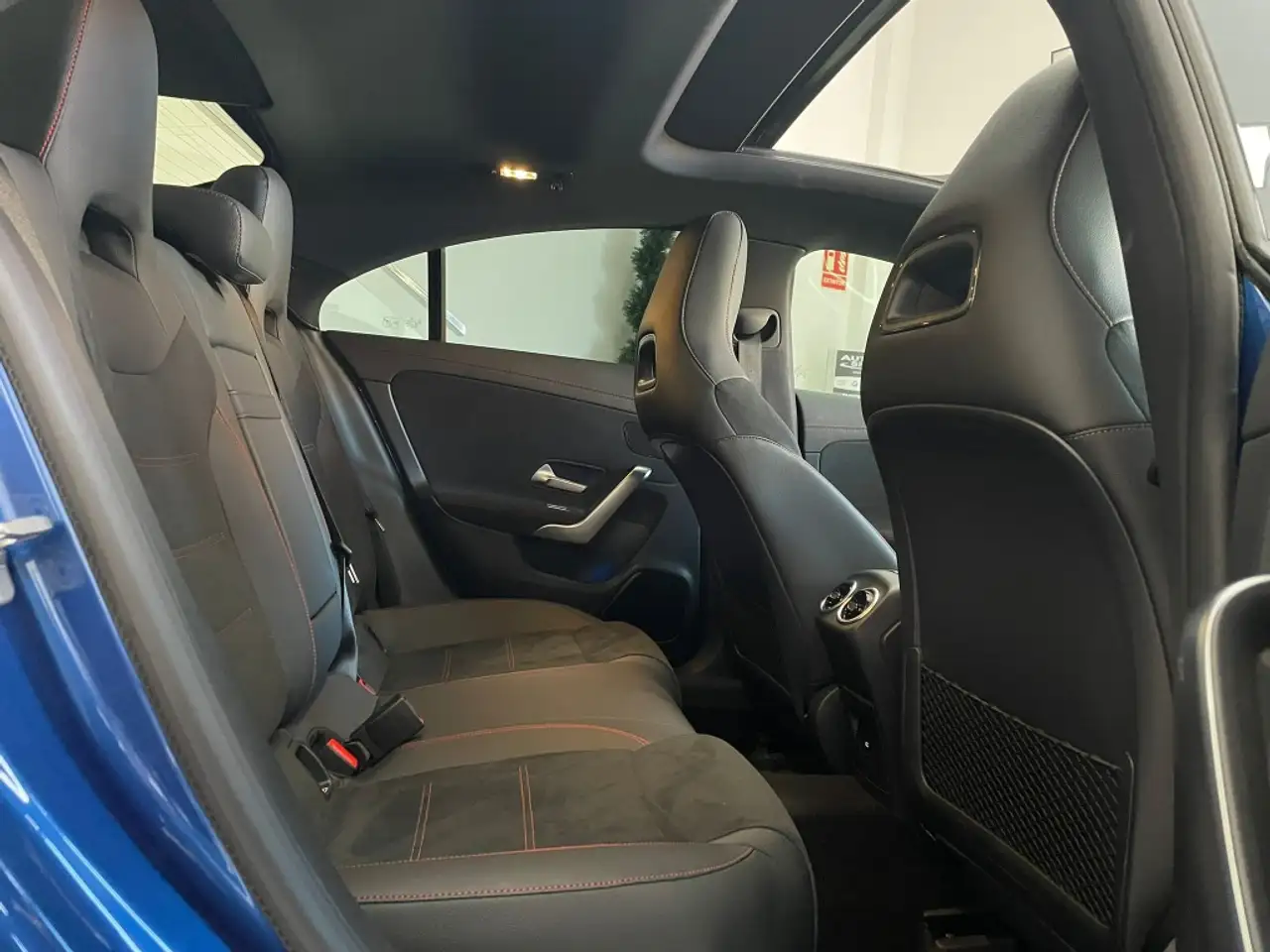 Mercedes-Benz CLA 220 220d — Vehicle gallery 35