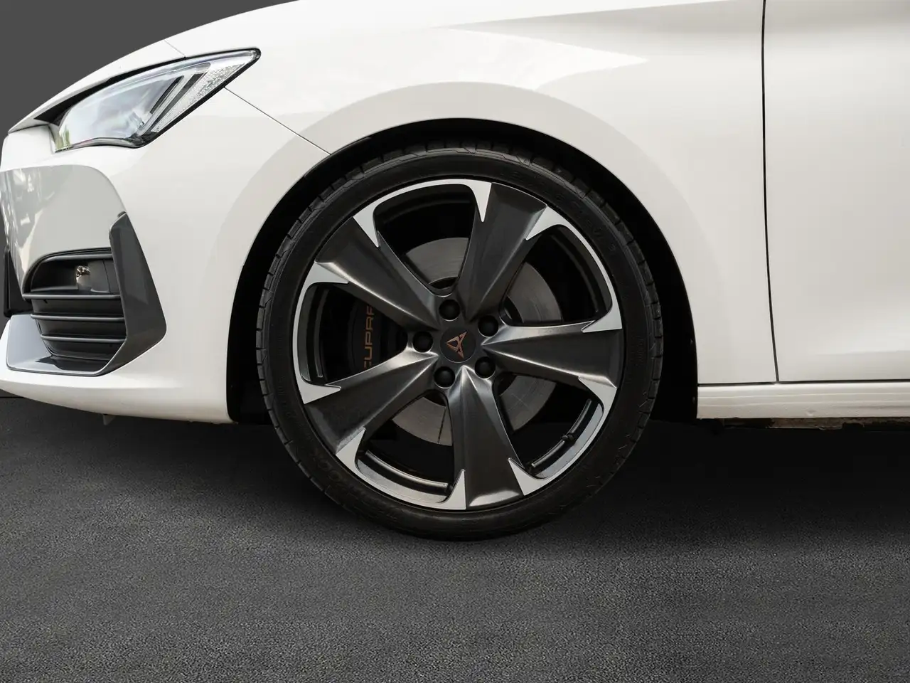 CUPRA Leon SP VZ 4Drive DCC LED DAB+ Dynamic-Paket ACC — معرض صور السيارة 4
