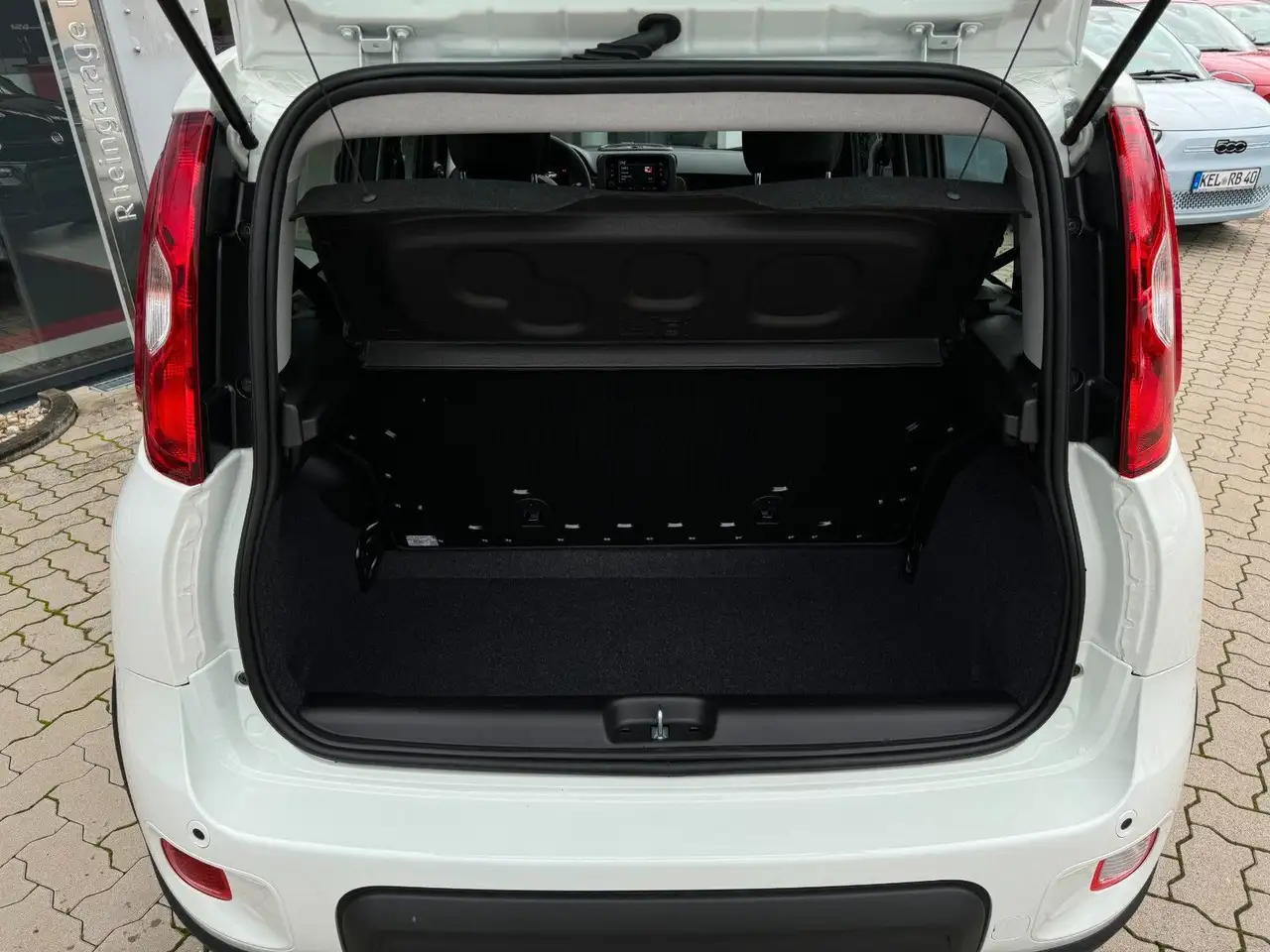 Fiat Panda 1.0 Hybrid+Komfortpaket+5Sitz+WKR — معرض صور السيارة 11