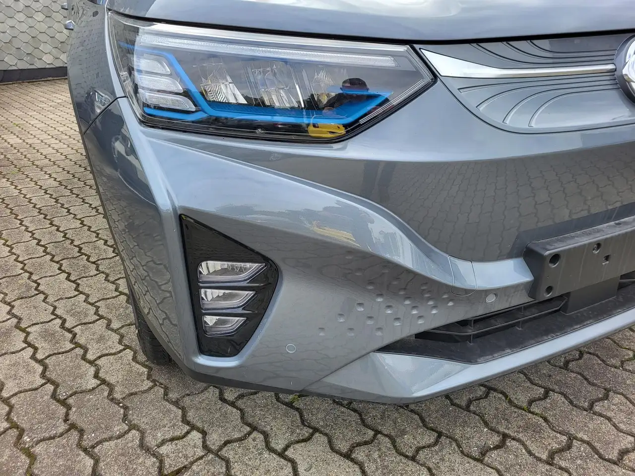 SsangYong Korando eMotion TITANIUM+ACC+LED+VERKEHRSZEICHEN — Galería del vehículo 4