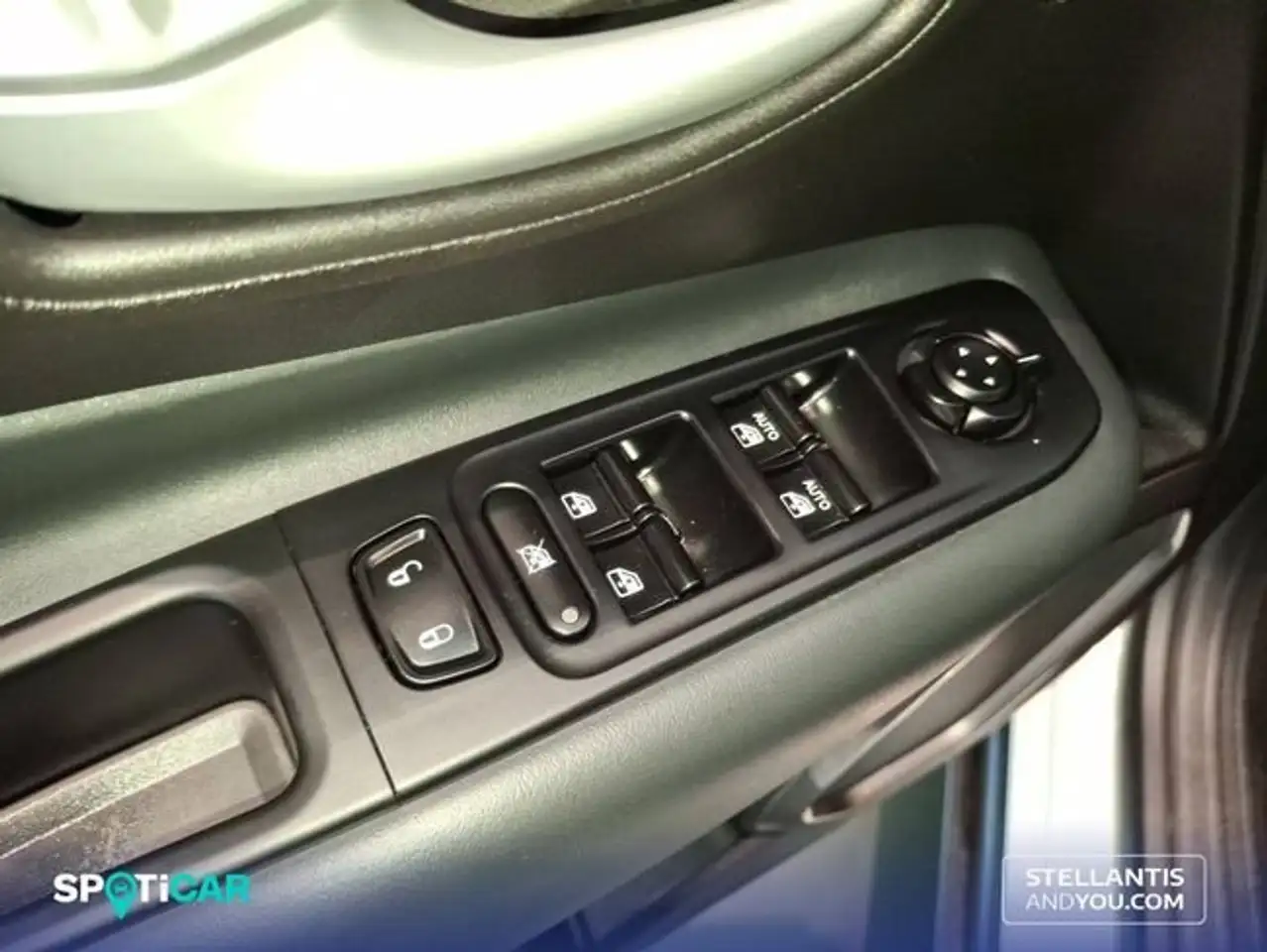 Jeep Renegade eHybrid 1.5 96kW(130CV) ATX Limited — Galerie du véhicule 25