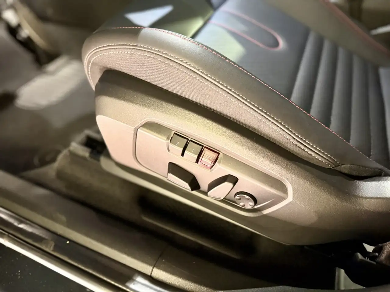 MINI John Cooper Works ALL4 Aut. — Galerie du véhicule 20