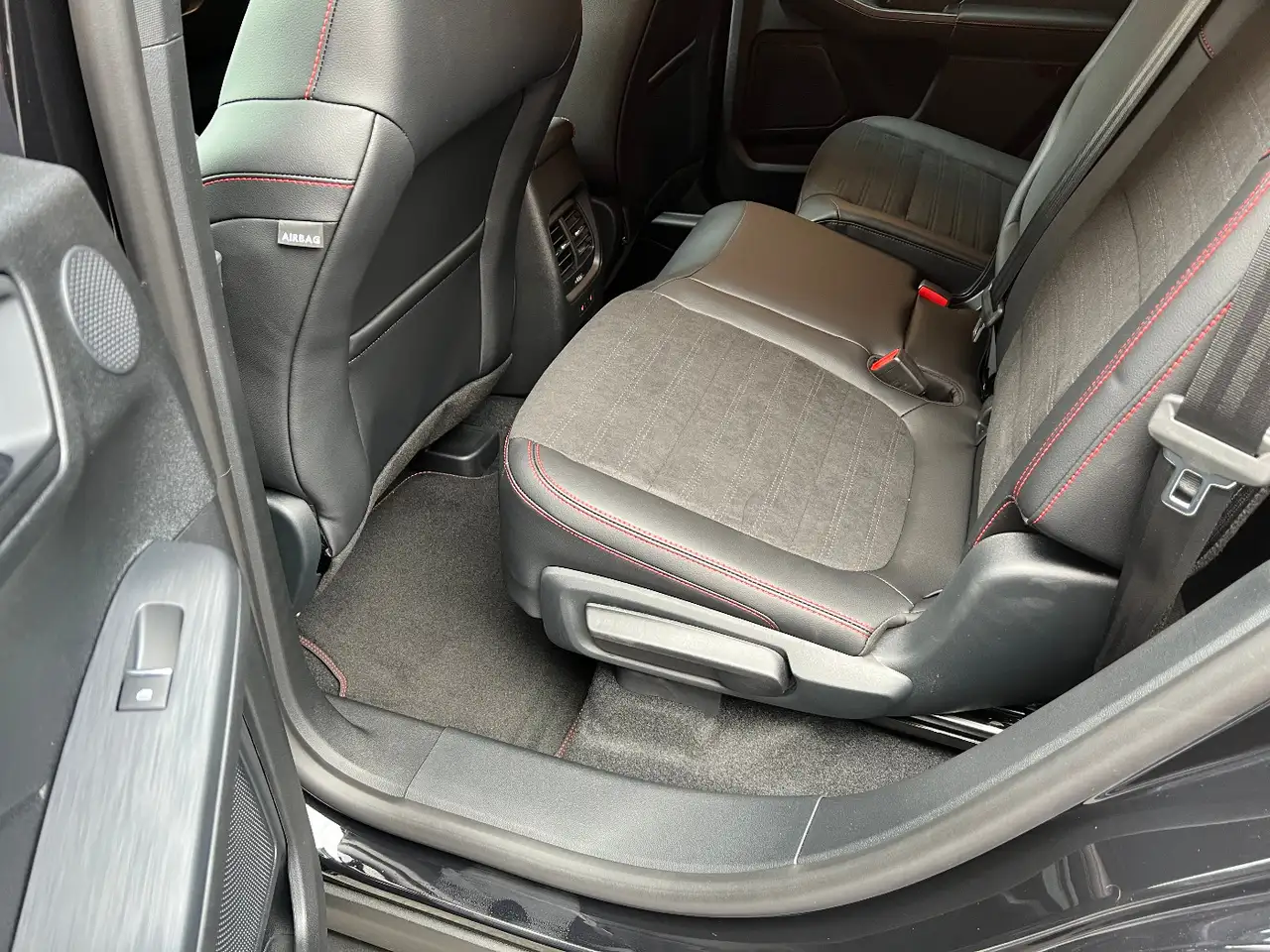 Ford Kuga ST-Line X LED+Navi+Kamera+Winterpaket — Galerie du véhicule 27