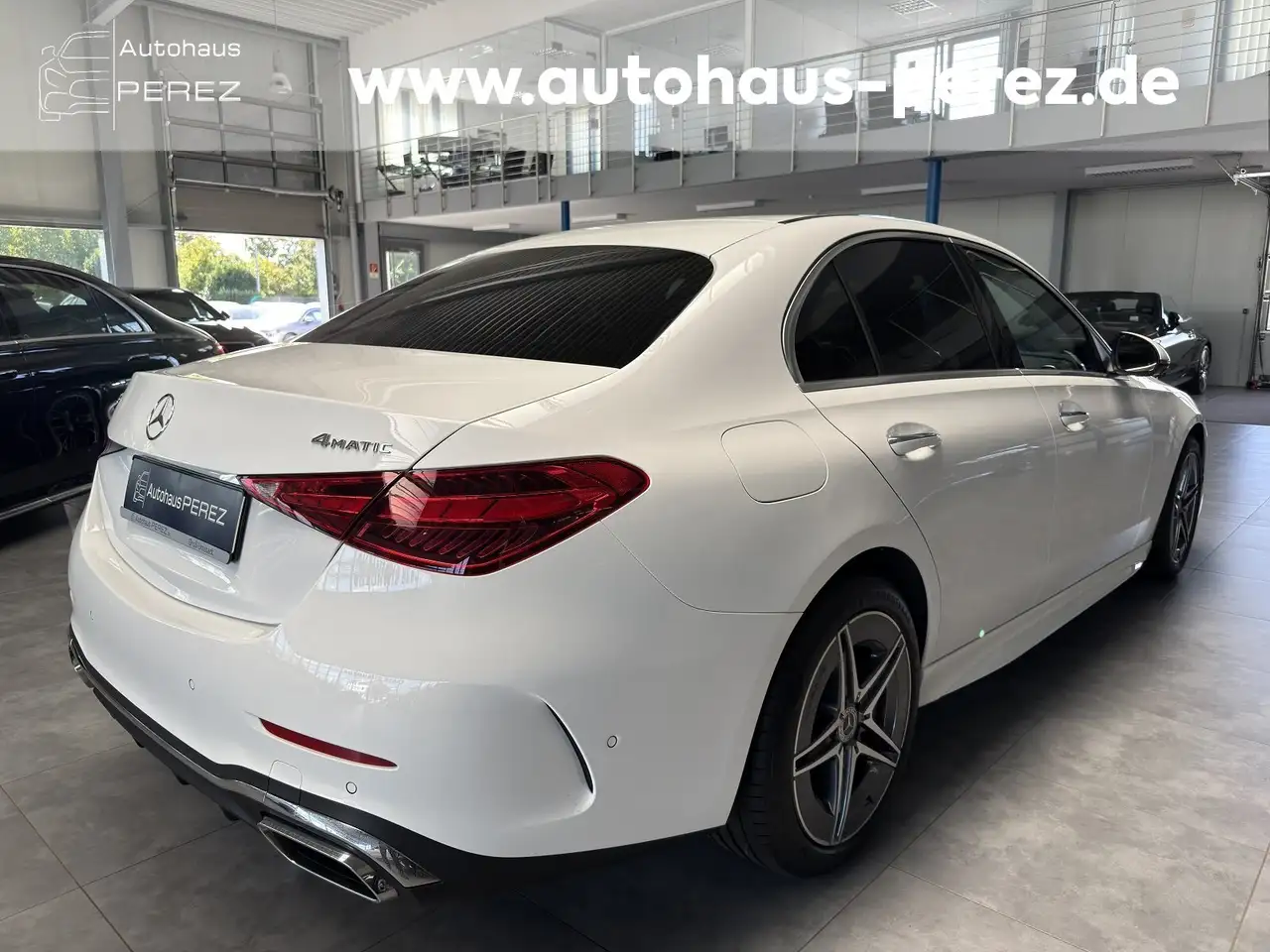 Mercedes-Benz C 300 C 300 e AMG 4M PREMIUM -DIGITAL LIGHT -DISTRONIC — Vehicle gallery 4