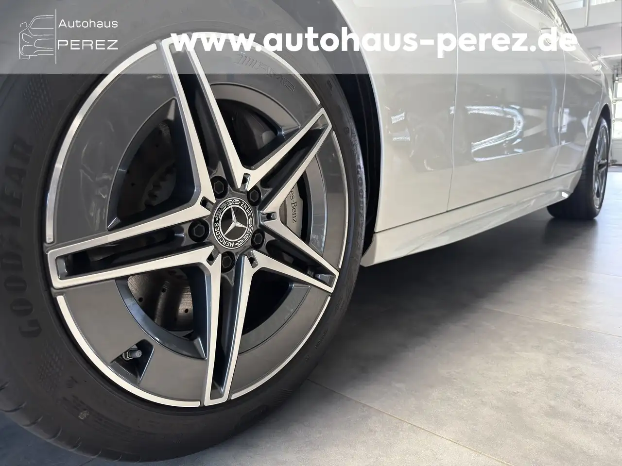 Mercedes-Benz C 300 C 300 e AMG 4M PREMIUM -DIGITAL LIGHT -DISTRONIC — Vehicle gallery 20