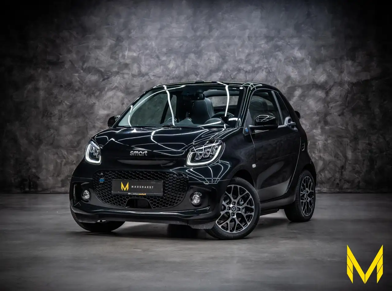 smart forTwo EQ cabrio prime EXCLUSIVE:U WANT IT BLACK — Bruchsal