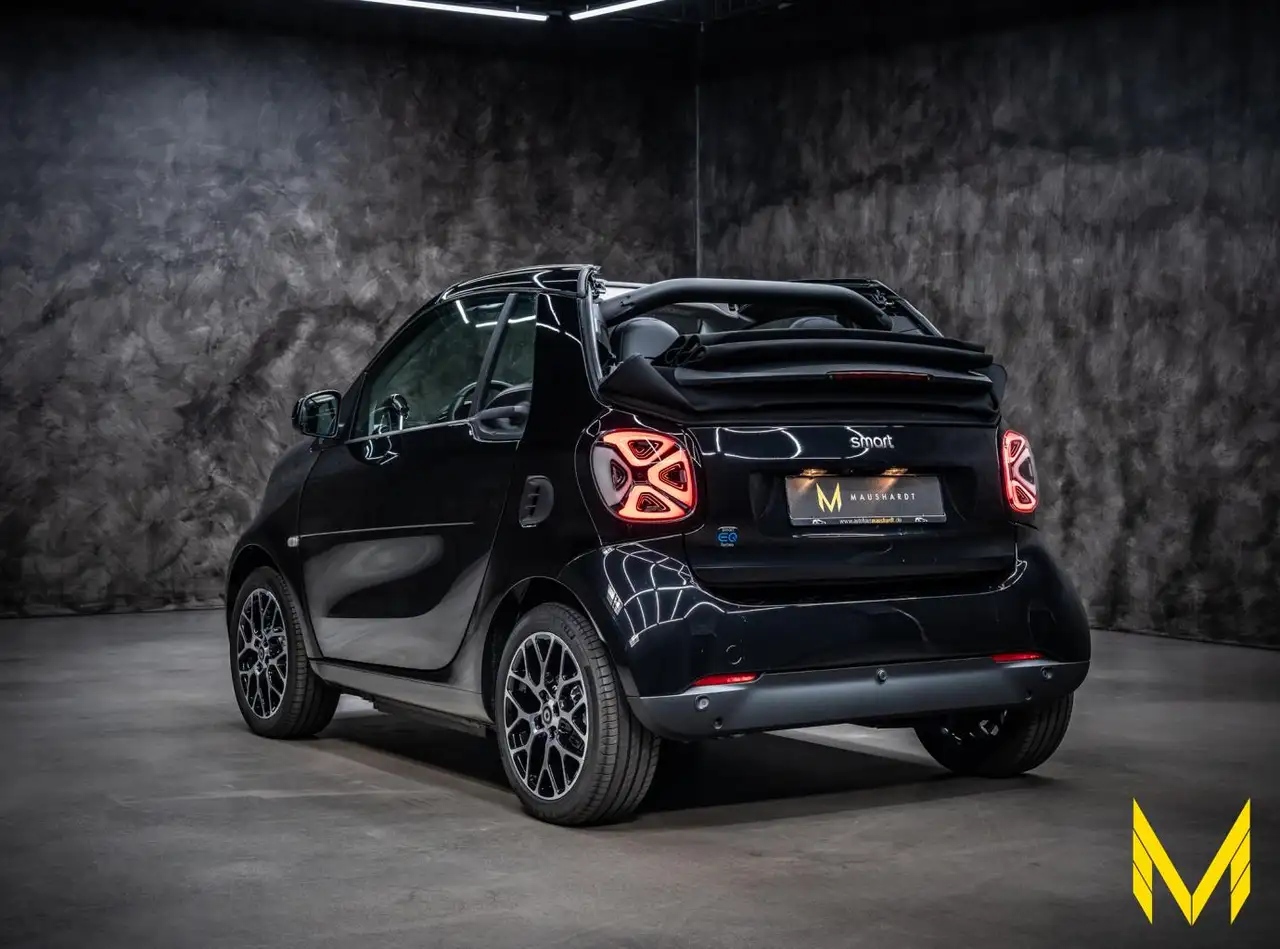 smart forTwo EQ cabrio prime EXCLUSIVE:U WANT IT BLACK — معرض صور السيارة 5
