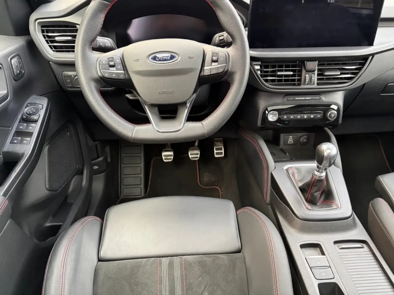 Ford Kuga 1.5 EcoBoost ST-Line X AHK Panoramadach — Galerie du véhicule 10
