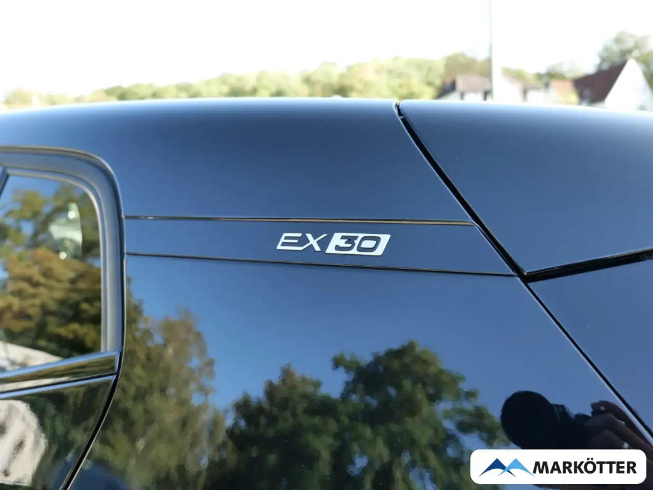 Volvo EX30 Twin Motor AWD Ultra STHZ/Wärmepumpe/PANO — معرض صور السيارة 24