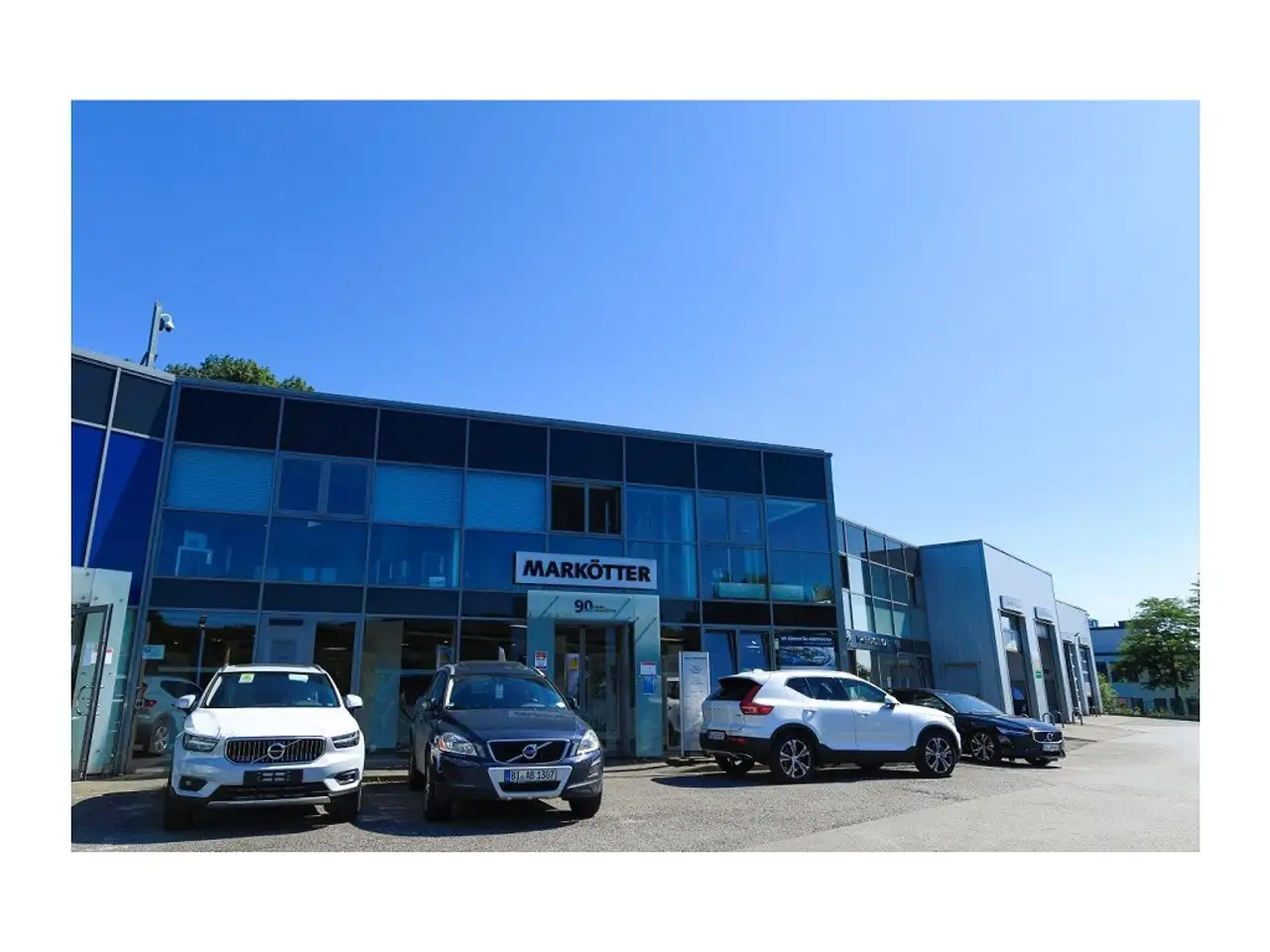 Volvo EX30 Twin Motor AWD Ultra STHZ/Wärmepumpe/PANO — معرض صور السيارة 32