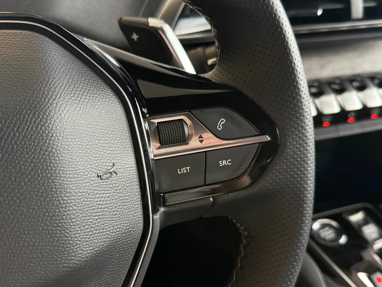 Peugeot 3008 1.2 PureTech 130 GT Sitzhzg*Kamera*Navi — معرض صور السيارة 20