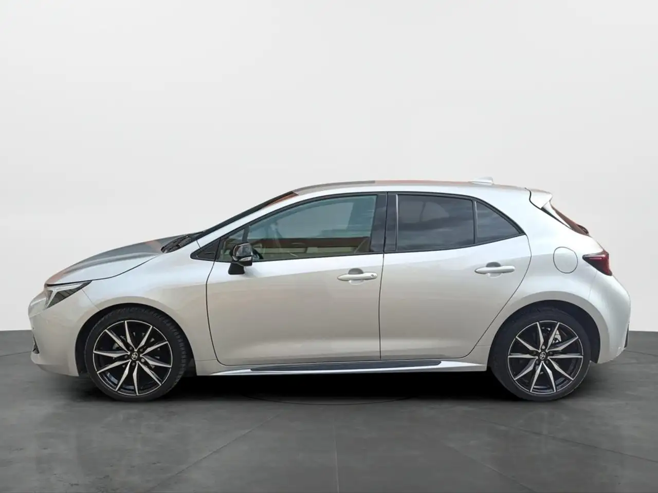 Toyota Corolla 140H GR Sport — معرض صور السيارة 3