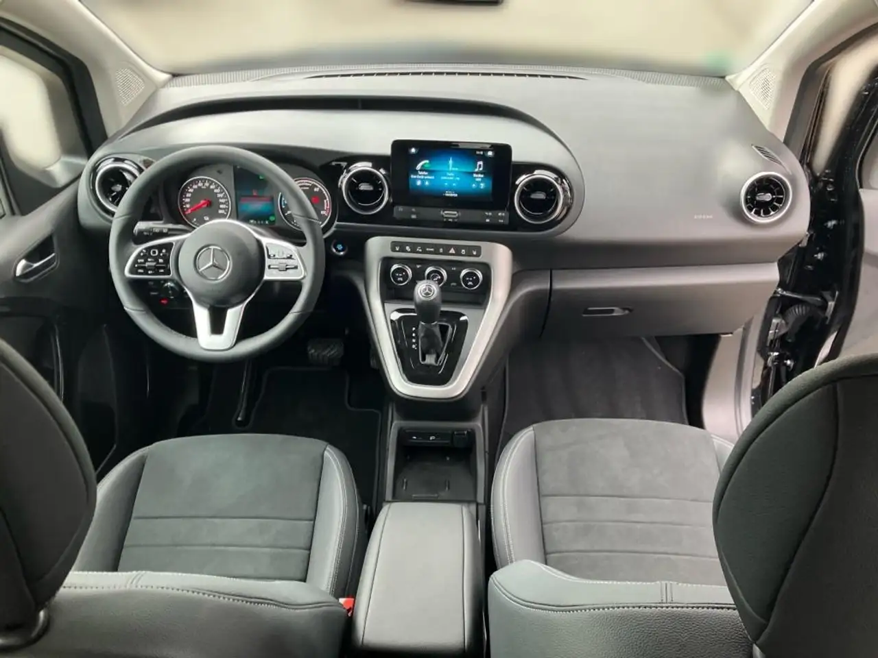 Mercedes-Benz EQT 200 Standard Ambi*MBUX*DAB*AUT*LED*RKam*PTS — معرض صور السيارة 12