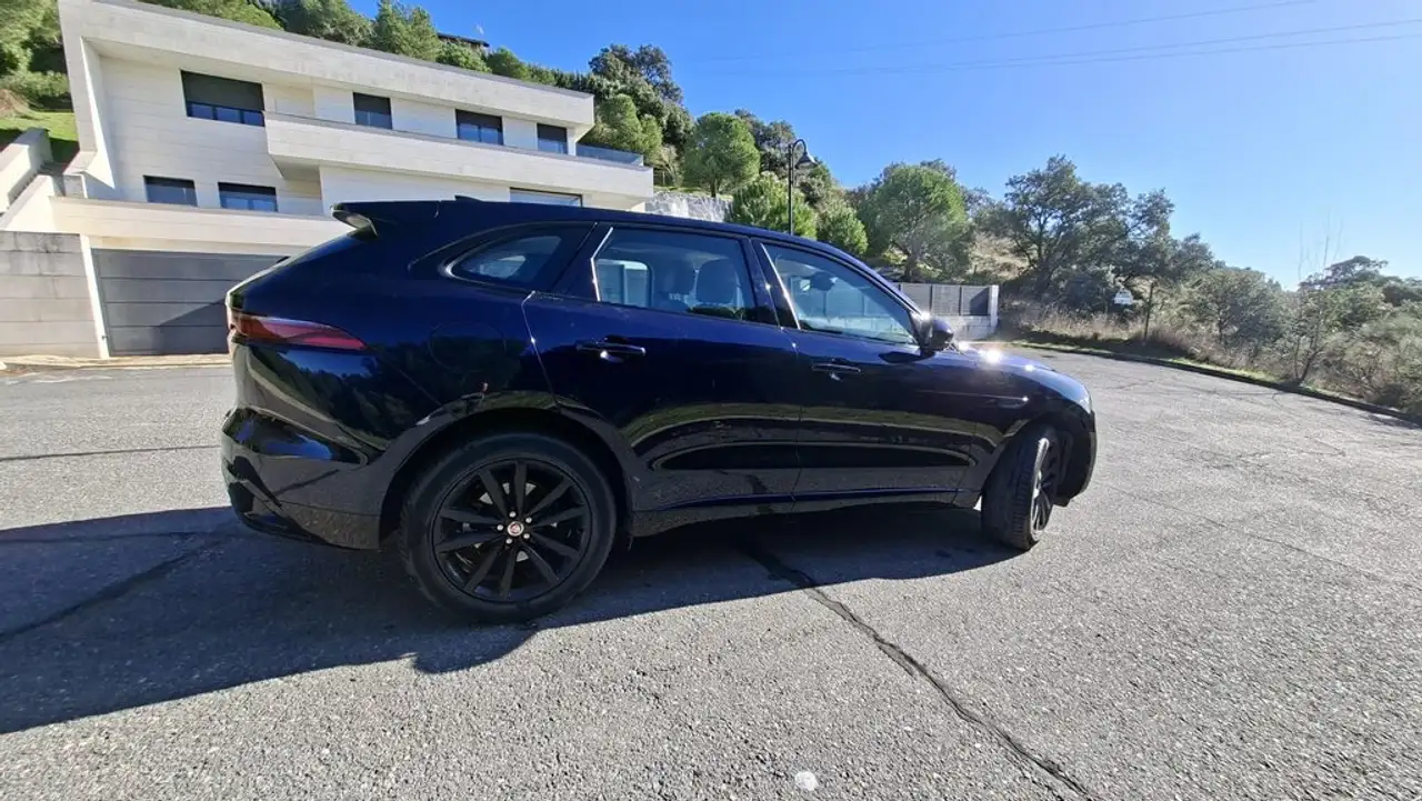 Jaguar F-Pace 2.0D I4 204PS AWD AT MHEV R-Dyna. S 90th — Galerie du véhicule 2