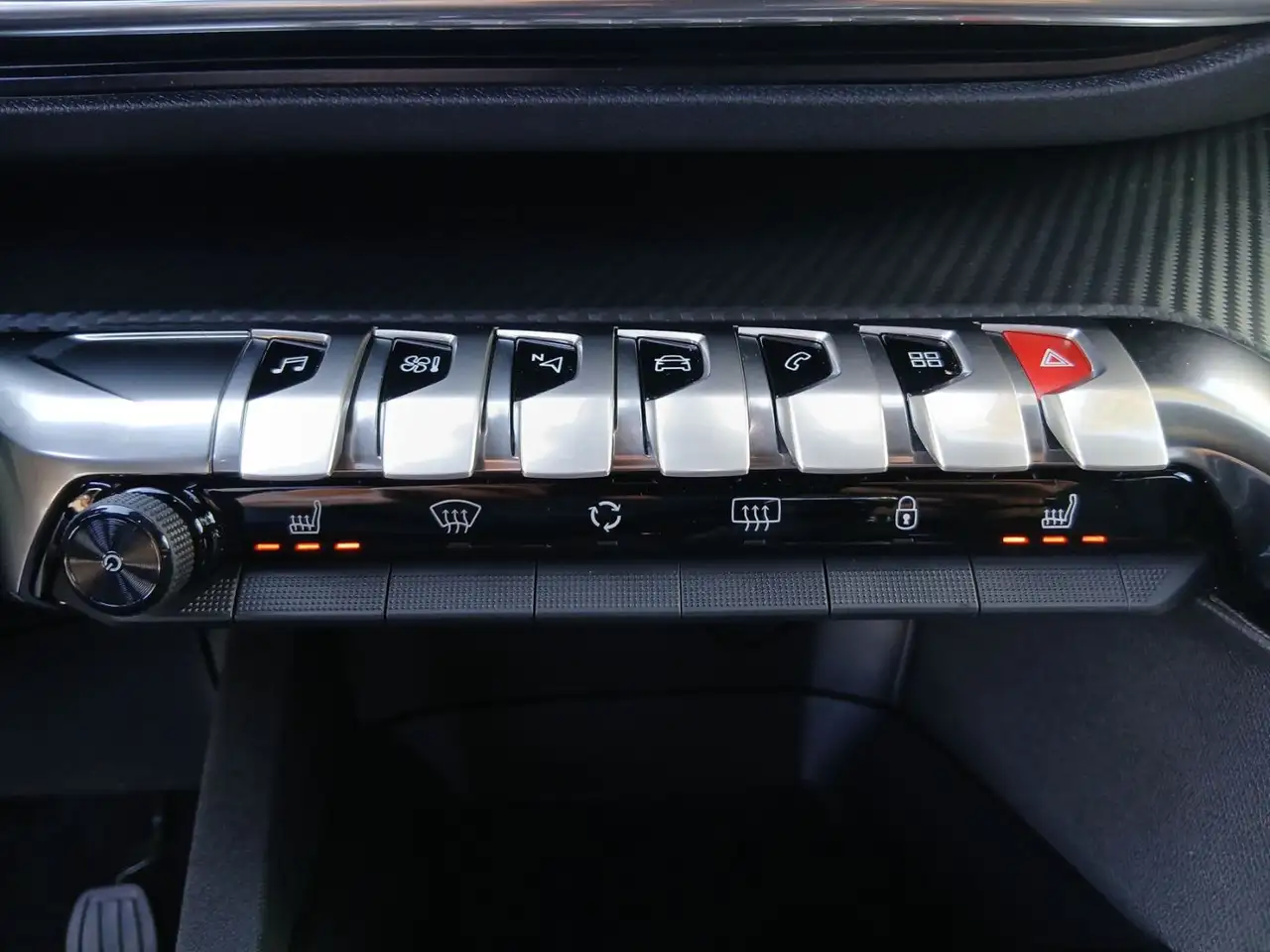 Peugeot 5008 1.2 PureTech 130 ALLURE LED+Navi+SHZ+360+LM — معرض صور السيارة 19