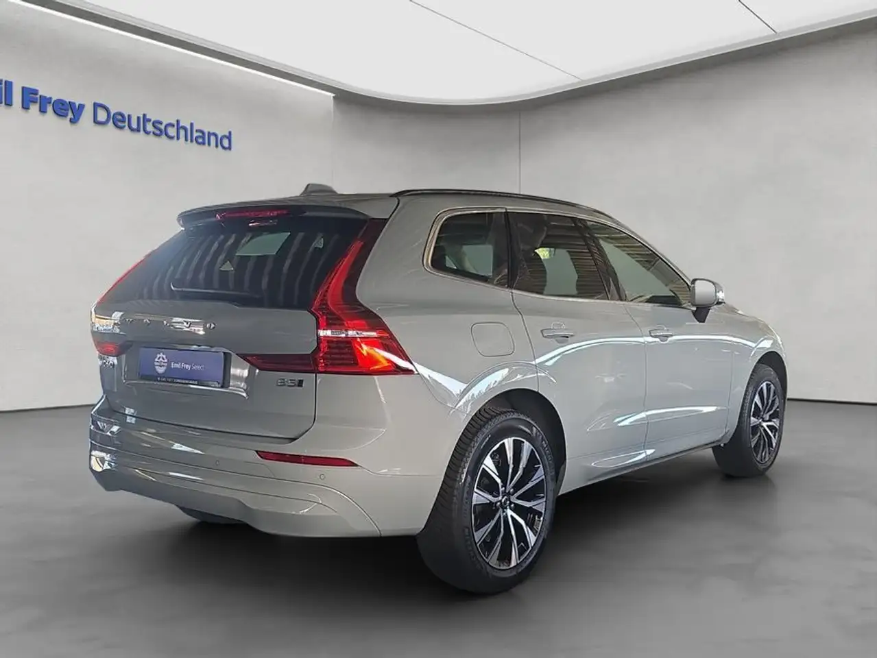 Volvo XC60 XC60 B5 B AWD Core — Vehicle gallery 5