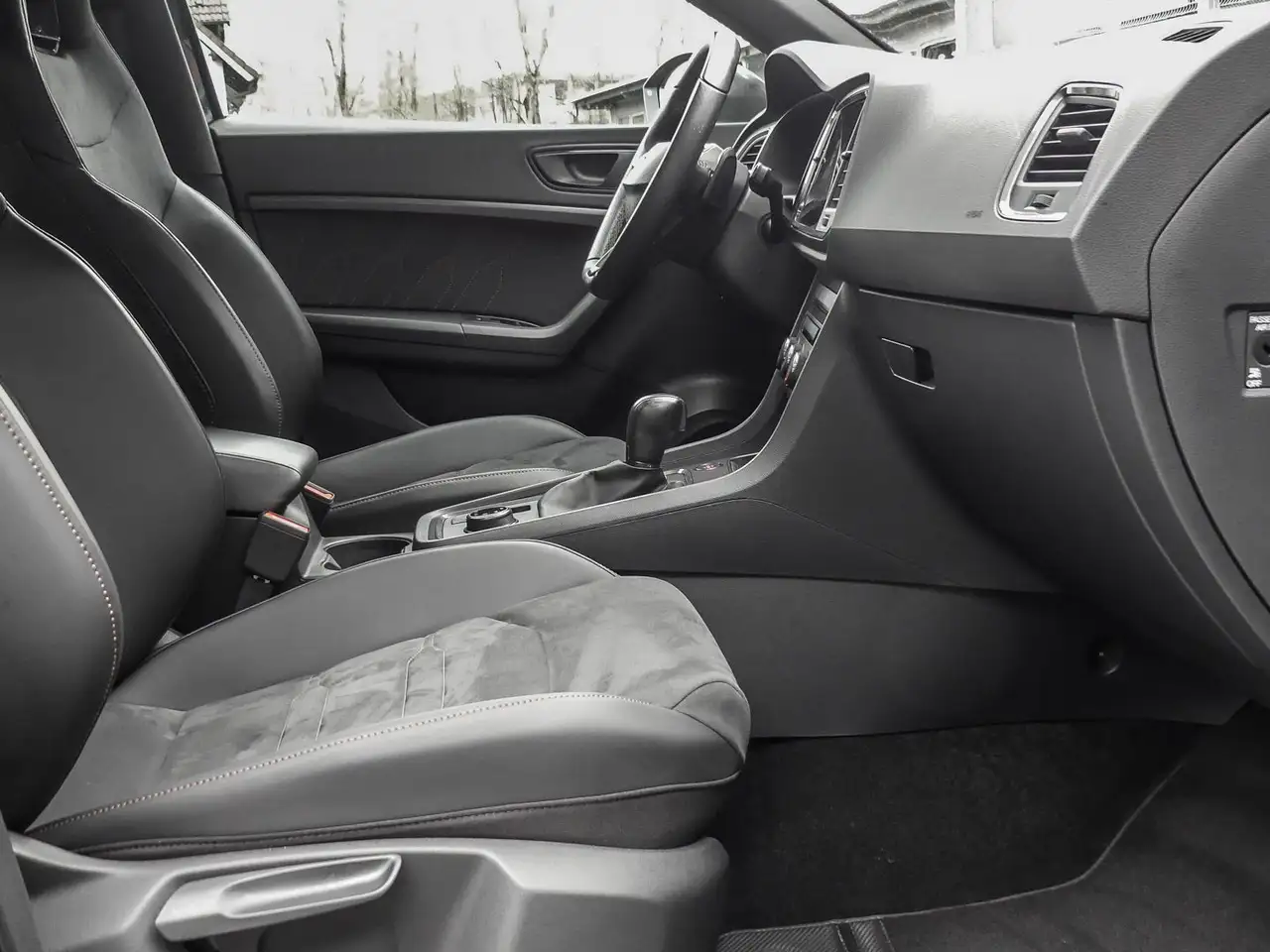 CUPRA Ateca VZ 2.0 TSI 4DRIVE DSG LED+NAVI+FULL LINK — Vehicle gallery 12