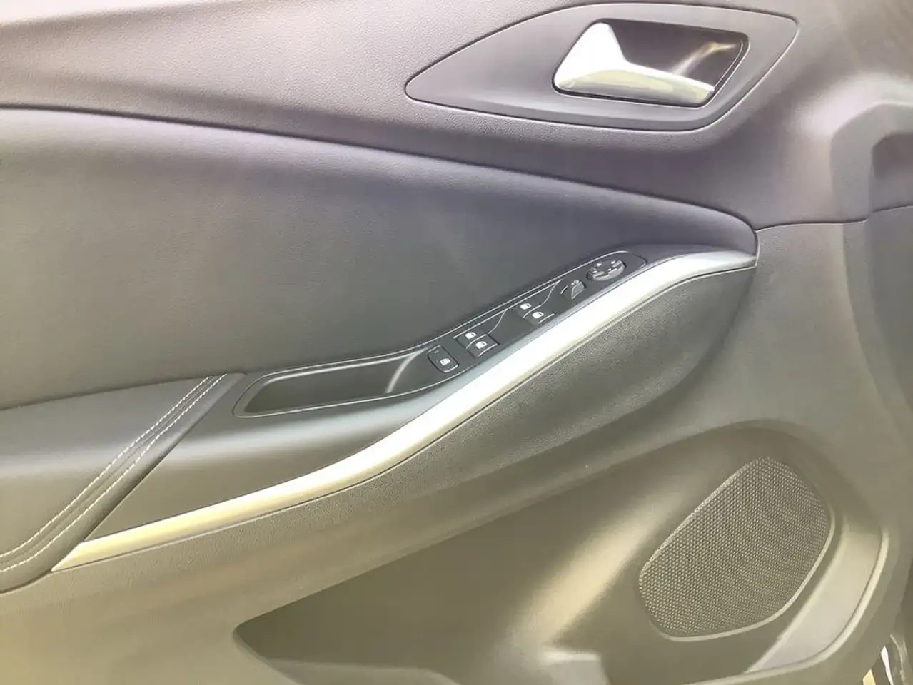 Opel Grandland Grandland 1.2 DI Automatik GS — Galerie du véhicule 19