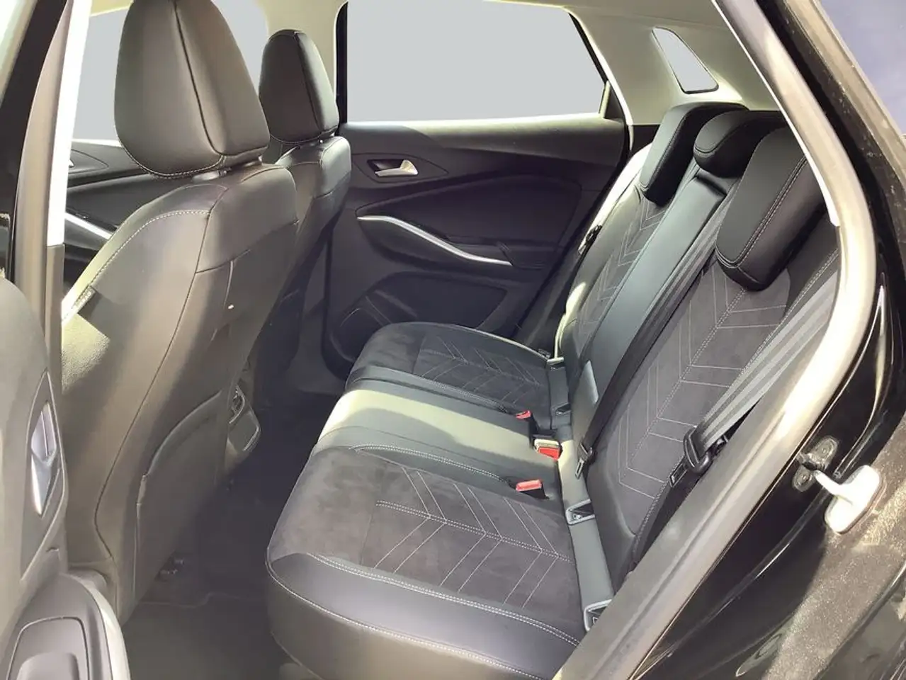 Opel Grandland Grandland 1.2 DI Automatik GS — Galerie du véhicule 11