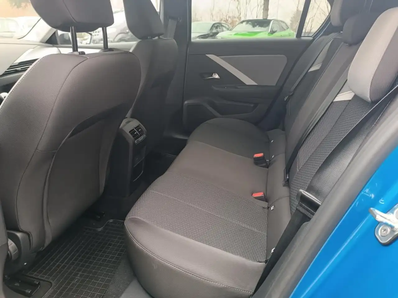 Opel Astra Wireless_Charging+ Kamera+LED+SHZ+LHZ+PP — Vehicle gallery 7