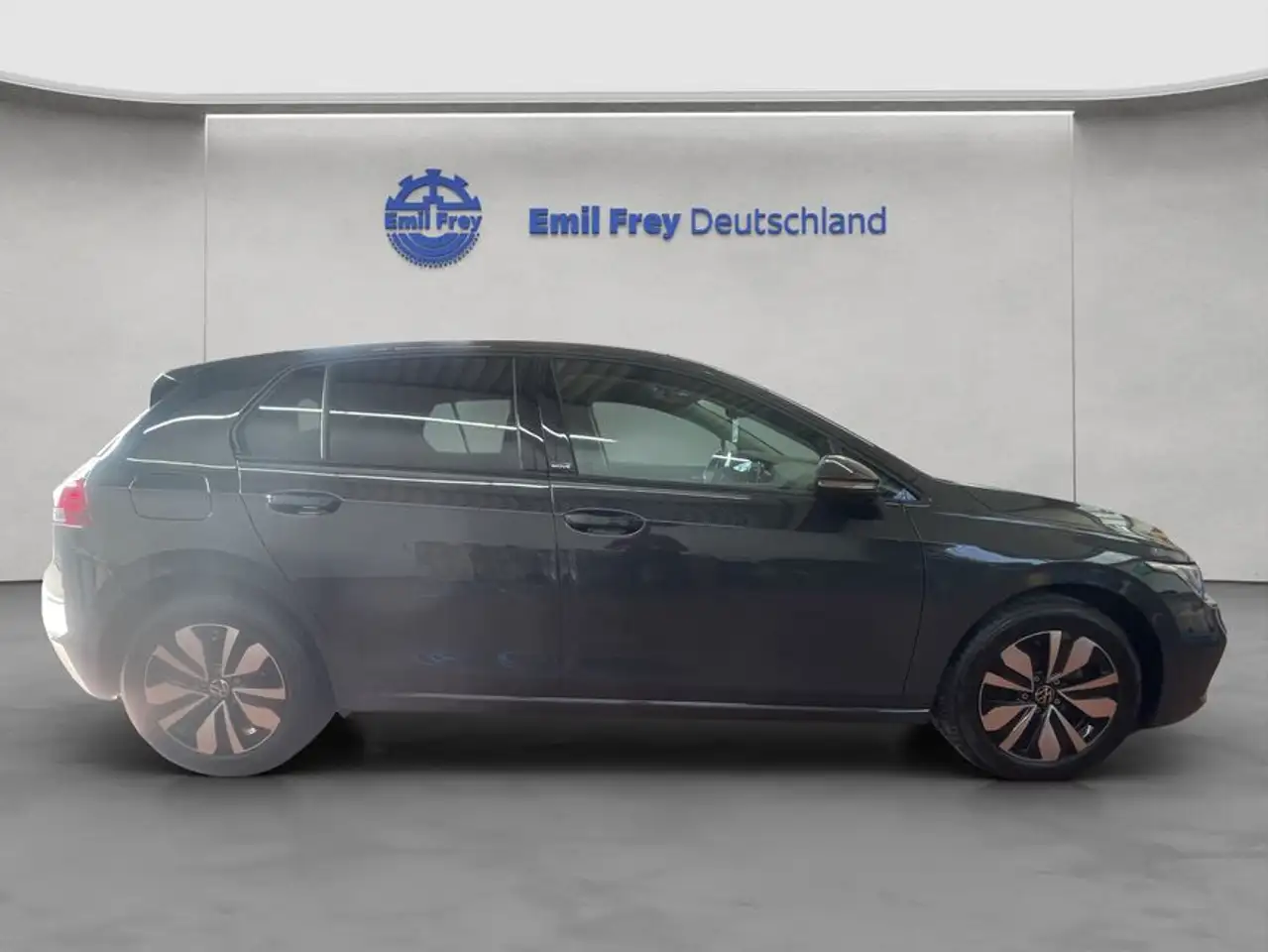 Volkswagen Golf VIII 1.0 TSI beh.Lenkrad Sitzhzg PDC LED Keyl — Galería del vehículo 7