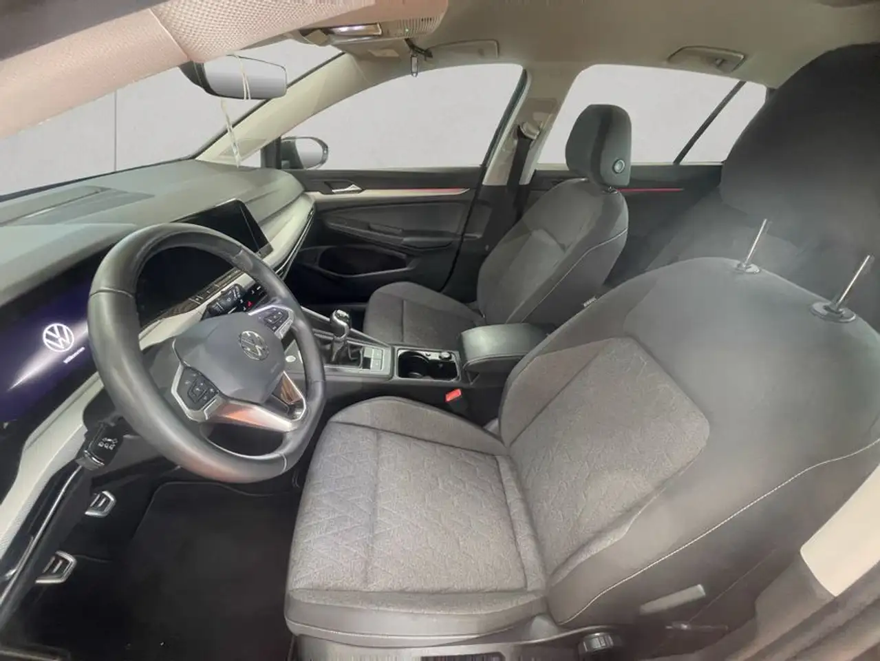 Volkswagen Golf VIII 1.0 TSI beh.Lenkrad Sitzhzg PDC LED Keyl — Galería del vehículo 10