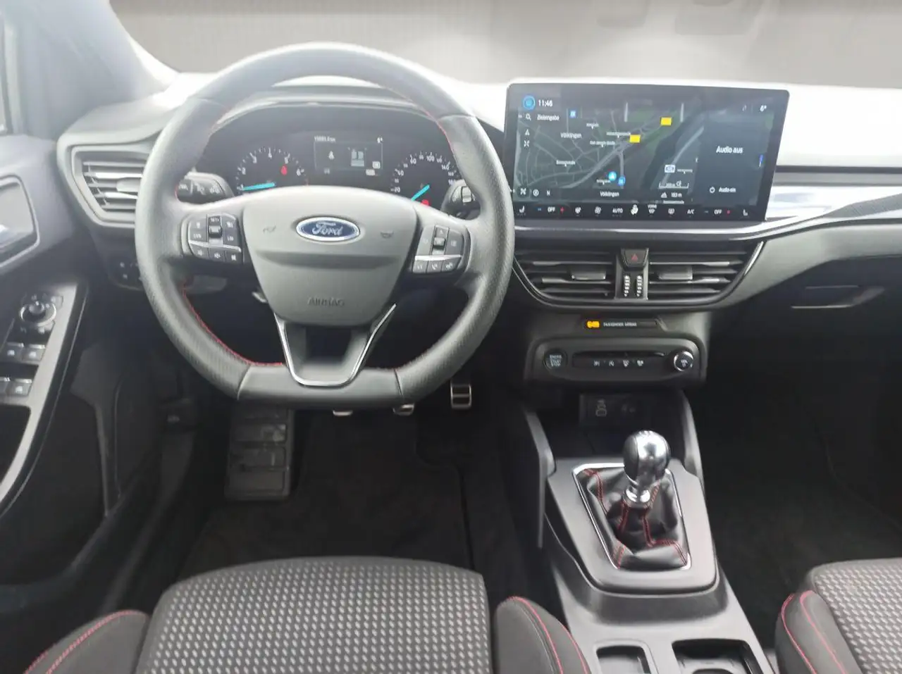 Ford Focus ST-Line 1.0L / Body-Styling-Paket / B&O — معرض صور السيارة 2