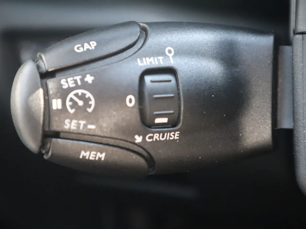Citroen C5 Aircross 1.2M-Hybrid LED Navi ACC Kamera PDC — معرض صور السيارة 28