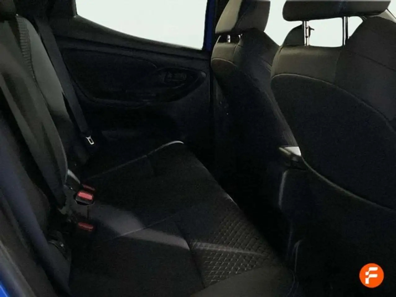 Toyota Yaris 130H 1.5 Premiere Edition — معرض صور السيارة 11