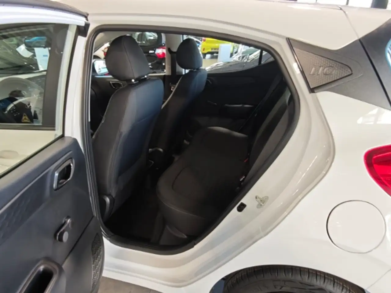 Hyundai i10 Hyundai i 10 FSelect Navi Digitales Cockpit Apple — معرض صور السيارة 8