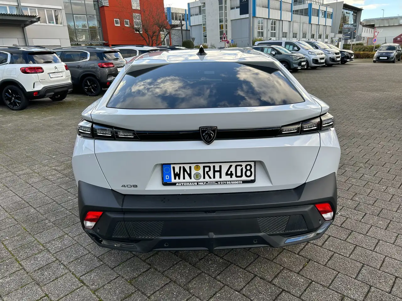 Peugeot 408 Allure Hybrid 145 e-DSC6 — Vehicle gallery 4