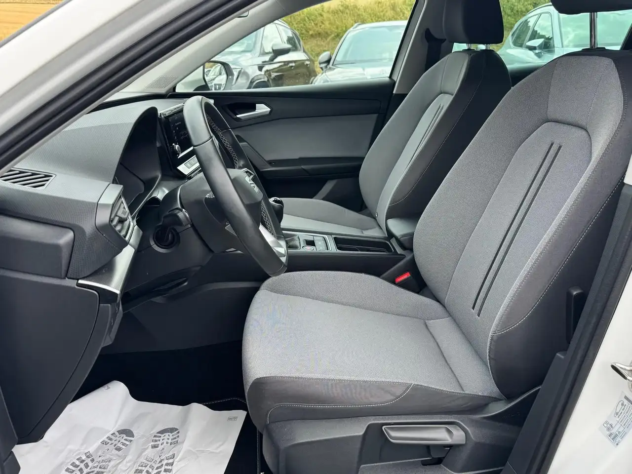 SEAT Leon 1.0 TSI *STYLE-EDITION*LED*PDC*SPEED-LIMITE — Galería del vehículo 9