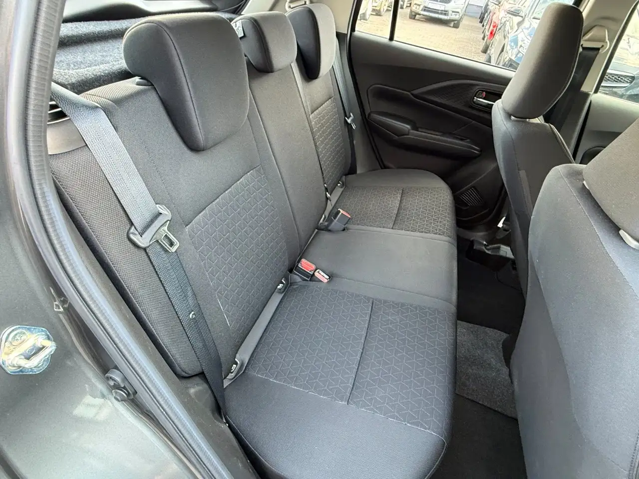 Suzuki Swift 1.2 Dualjet Hybrid KAMERA/KLIMA/NAVI/LED — Vehicle gallery 34