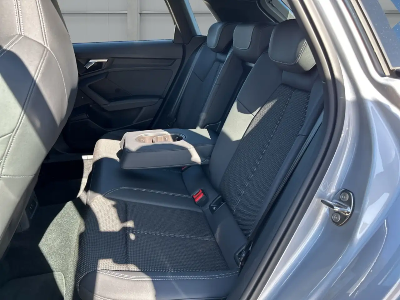 Audi A3 Sportback 35 TFSI S tronic advanced Navi Digitales — معرض صور السيارة 10