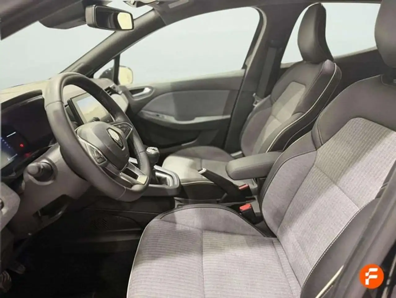 Renault Clio TCe Techno 67kW — معرض صور السيارة 14