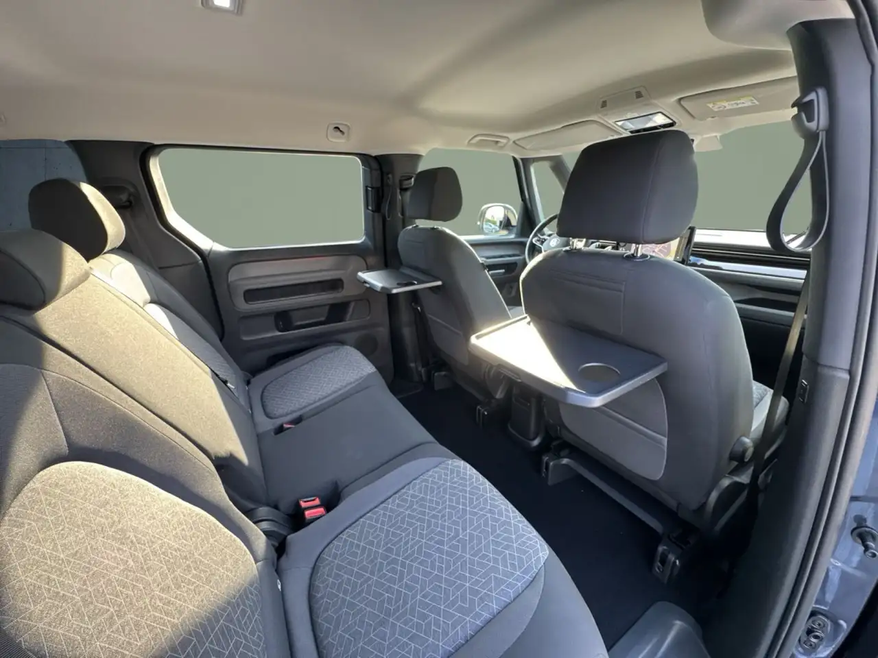 Volkswagen ID. Buzz ID.Buzz Pro AHK/Matrix/Nav/Kam/ACC/Assist/20"/BT — معرض صور السيارة 17